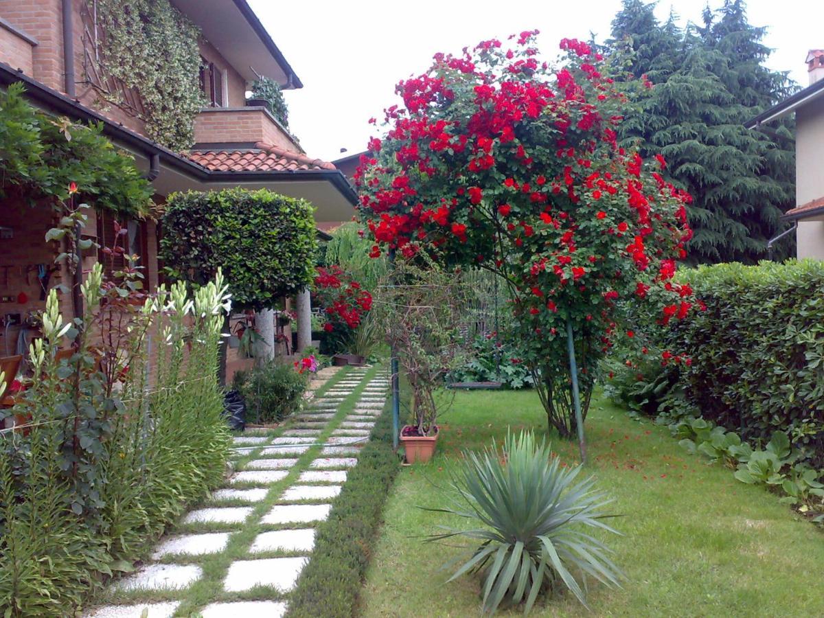 B&B Les Fleurettes Ломаццо Экстерьер фото